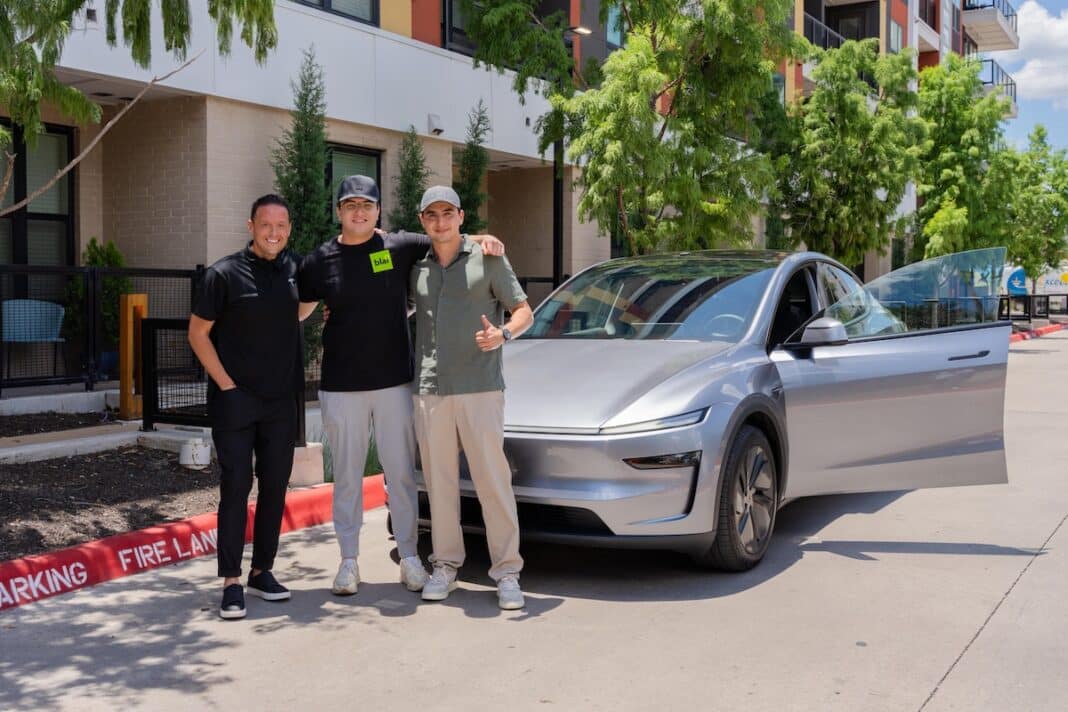 Tesla a osé livrer un Model Y en mode 100% autonome ! - Ce Model Y entre dans l'histoire